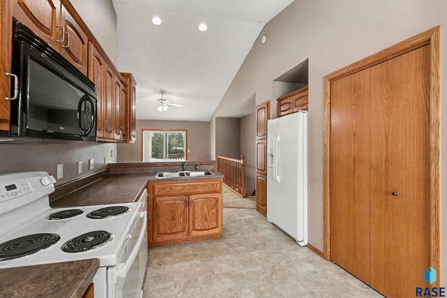 4924 S Dunlap Ct Court, Sioux Falls, SD 57106