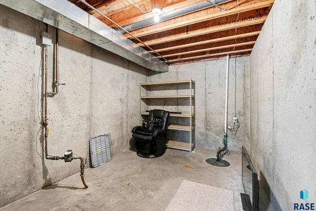 4924 S Dunlap Ct Court, Sioux Falls, SD 57106