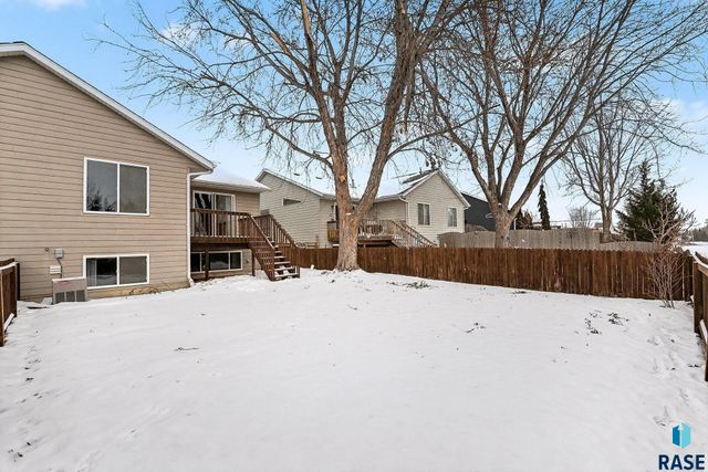 4924 S Dunlap Ct Court, Sioux Falls, SD 57106