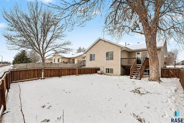 4924 S Dunlap Ct Court, Sioux Falls, SD 57106