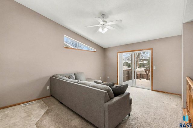 4924 S Dunlap Ct Court, Sioux Falls, SD 57106