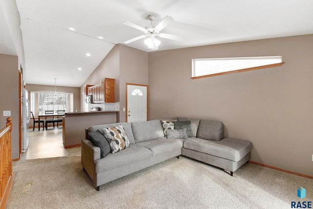 4924 S Dunlap Ct Court, Sioux Falls, SD 57106