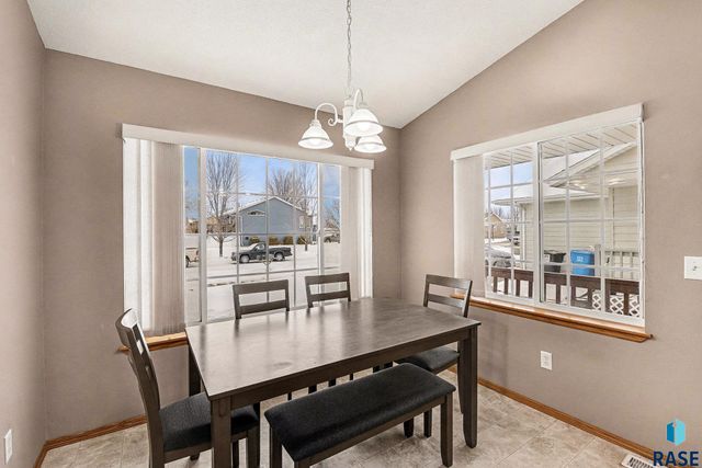 4924 S Dunlap Ct Court, Sioux Falls, SD 57106