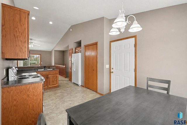 4924 S Dunlap Ct Court, Sioux Falls, SD 57106