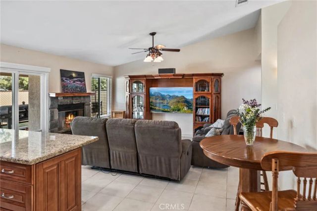 14837 Melbourne, Hesperia, CA 92345