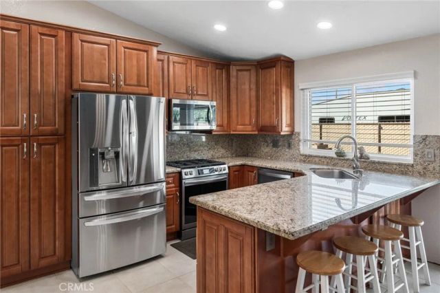 14837 Melbourne, Hesperia, CA 92345