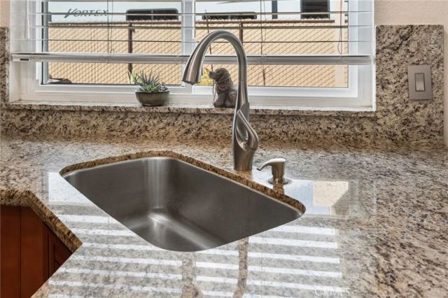 14837 Melbourne, Hesperia, CA 92345