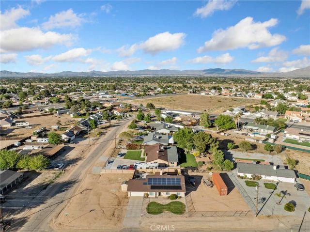 14837 Melbourne, Hesperia, CA 92345