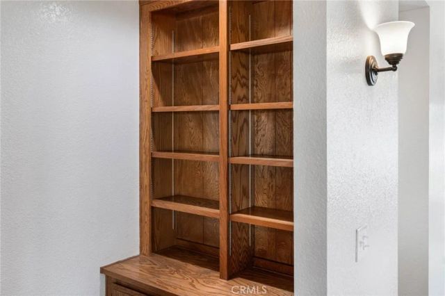 14837 Melbourne, Hesperia, CA 92345