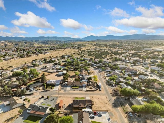 14837 Melbourne, Hesperia, CA 92345