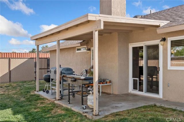 14837 Melbourne, Hesperia, CA 92345