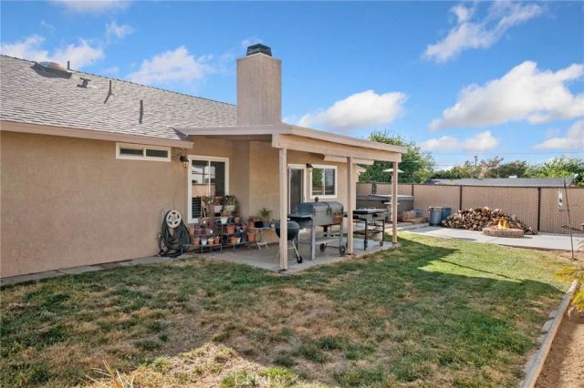 14837 Melbourne, Hesperia, CA 92345