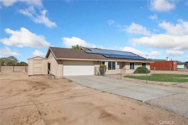14837 Melbourne, Hesperia, CA 92345