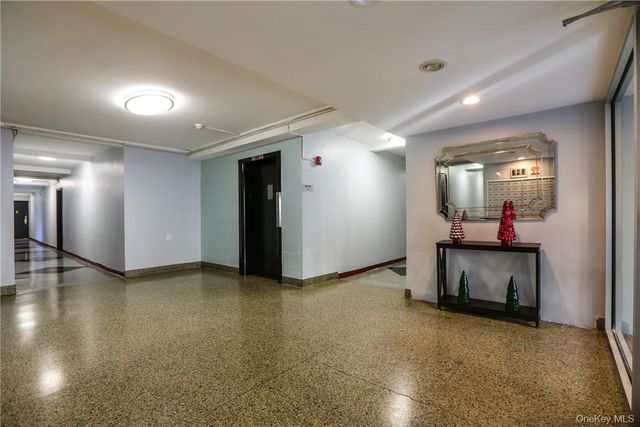 730 Pelham Road 2D, New Rochelle, NY 10805