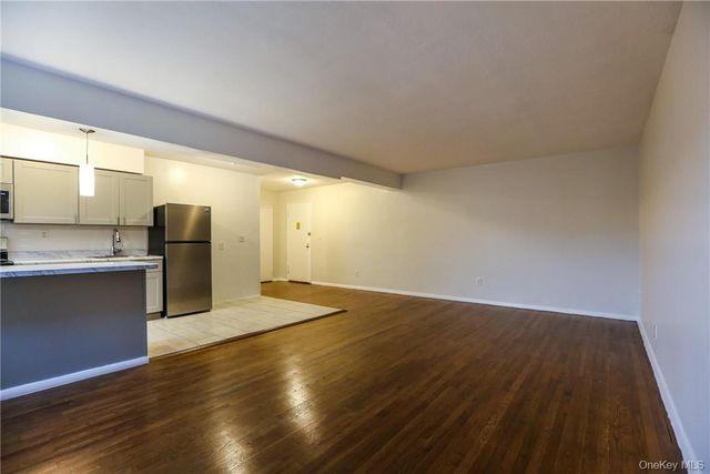 730 Pelham Road 2D, New Rochelle, NY 10805