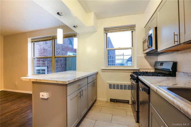 730 Pelham Road 2D, New Rochelle, NY 10805