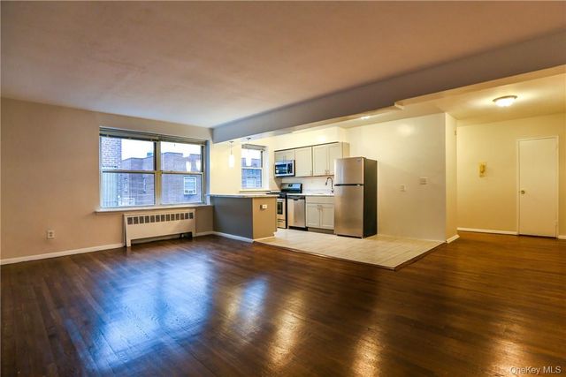 730 Pelham Road 2D, New Rochelle, NY 10805