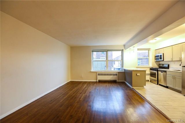 730 Pelham Road 2D, New Rochelle, NY 10805