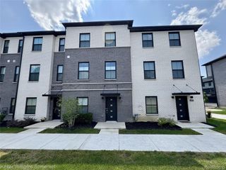 2861 Summers Place, Troy, MI 48084