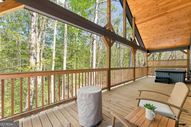 162 Hickory Ridge Drive, Cleveland, GA 30528