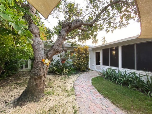 1049 VAN BUREN Street, Hollywood, FL 33019