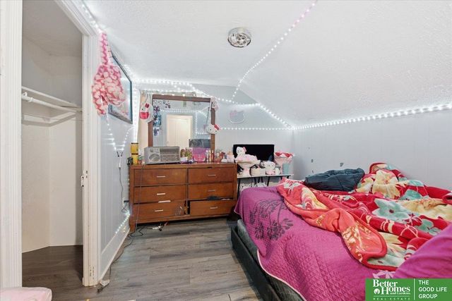 1334 S 25 Street, Omaha, NE 68105