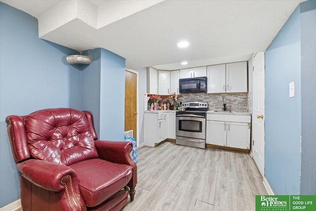 1334 S 25 Street, Omaha, NE 68105