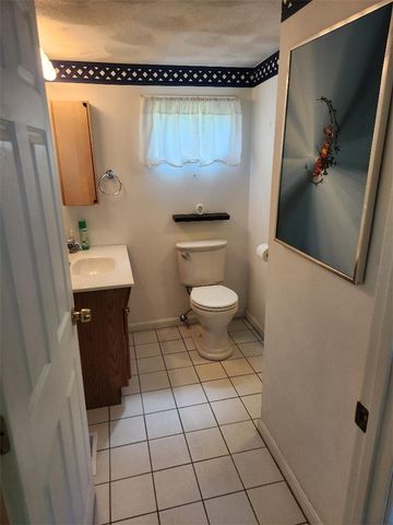 27 Woodward Road, Lincoln, RI 02865