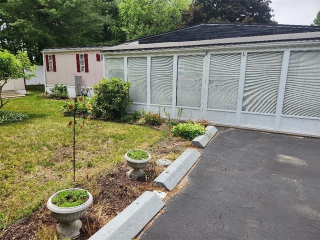 27 Woodward Road, Lincoln, RI 02865