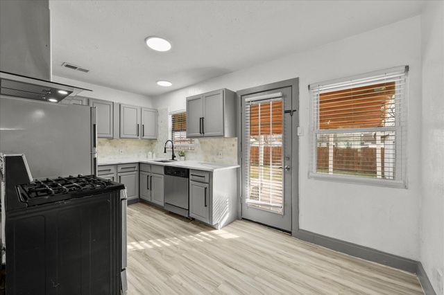 1528 Nash Street, Garland, TX 75042