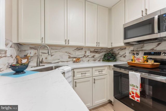 409 OAK CT, Baltimore, MD 21228