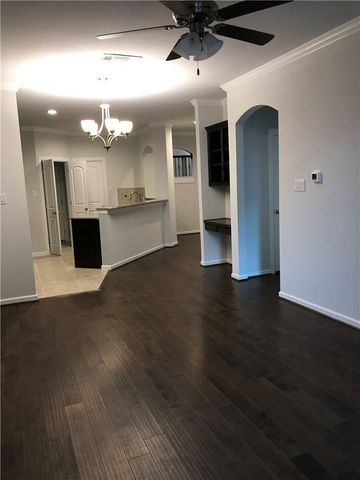 2203 Highland Villa Lane, Arlington, TX 76012