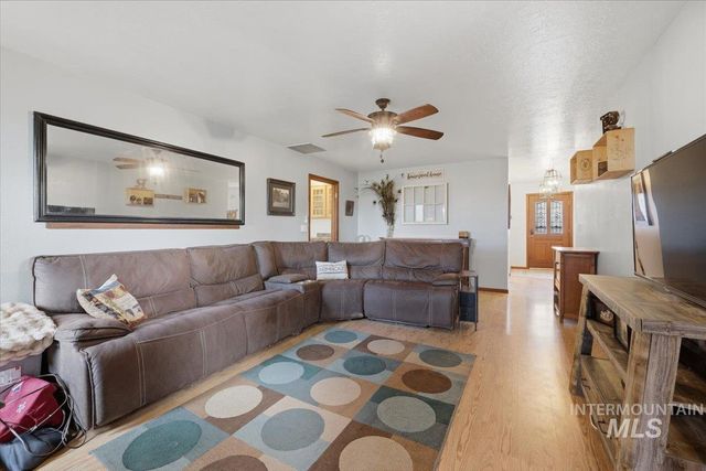 775 N Cow Horse Dr., Kuna, ID 83634