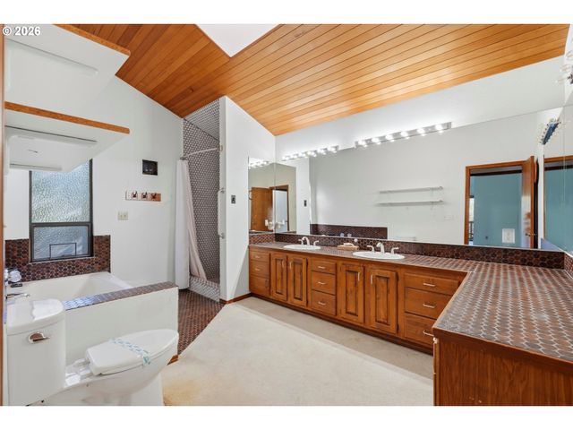 5463 Se ALDERCREST Rd, Milwaukie, OR 97222