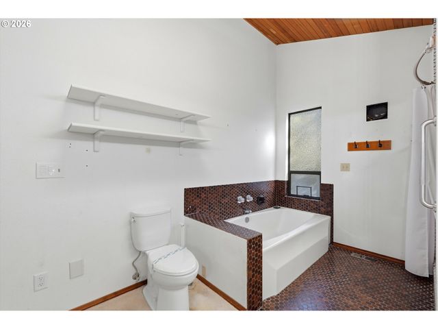 5463 Se ALDERCREST Rd, Milwaukie, OR 97222