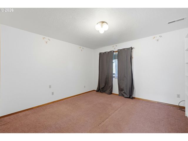 5463 Se ALDERCREST Rd, Milwaukie, OR 97222