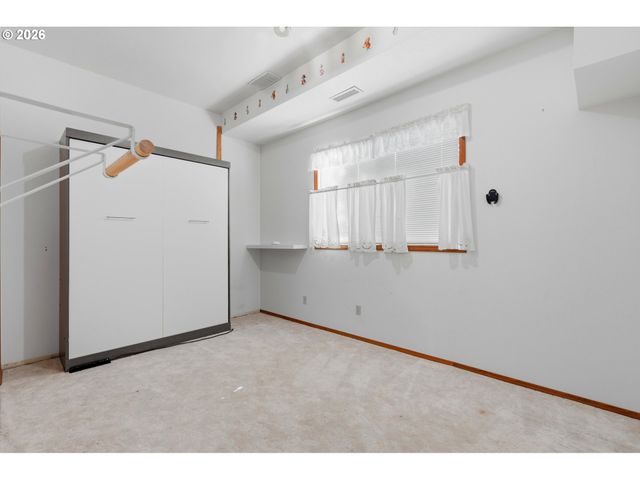 5463 Se ALDERCREST Rd, Milwaukie, OR 97222