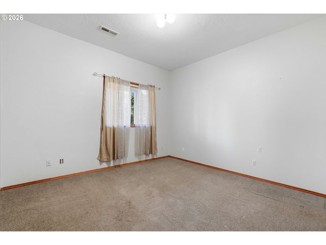 5463 Se ALDERCREST Rd, Milwaukie, OR 97222