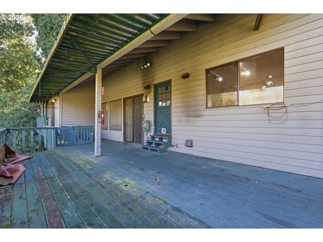 5463 Se ALDERCREST Rd, Milwaukie, OR 97222