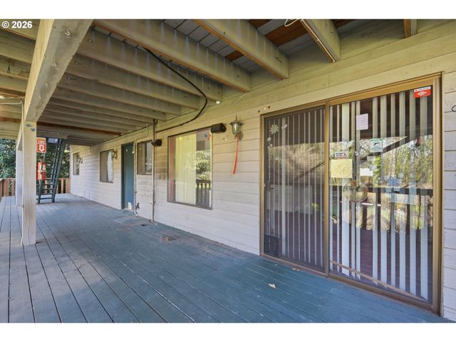 5463 Se ALDERCREST Rd, Milwaukie, OR 97222