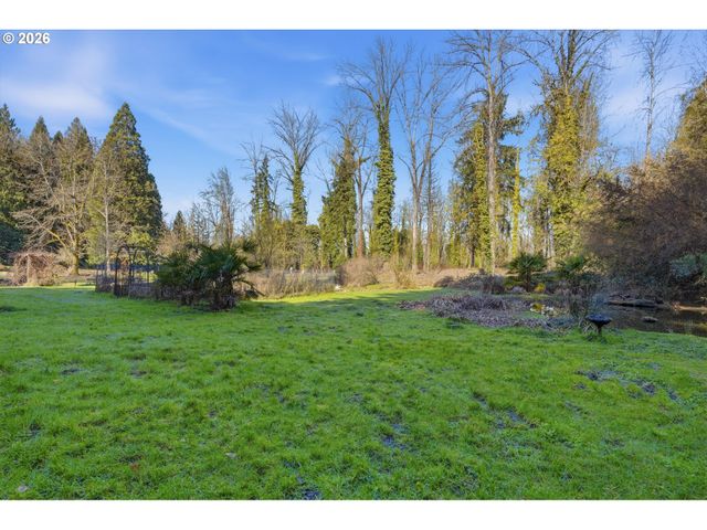 5463 Se ALDERCREST Rd, Milwaukie, OR 97222