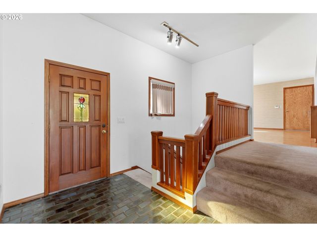 5463 Se ALDERCREST Rd, Milwaukie, OR 97222