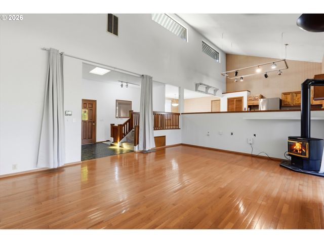 5463 Se ALDERCREST Rd, Milwaukie, OR 97222