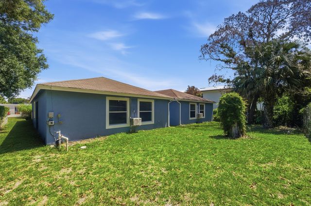 1311 Emerald Terrace, Fort Pierce, FL 34950