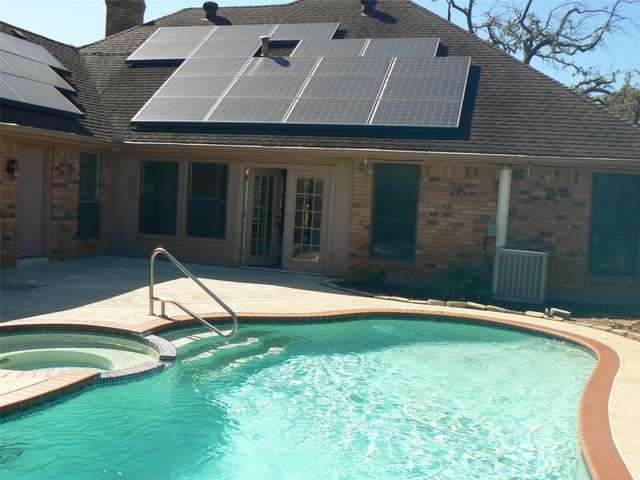 1609 woodhill Lane, Bedford, TX 76021