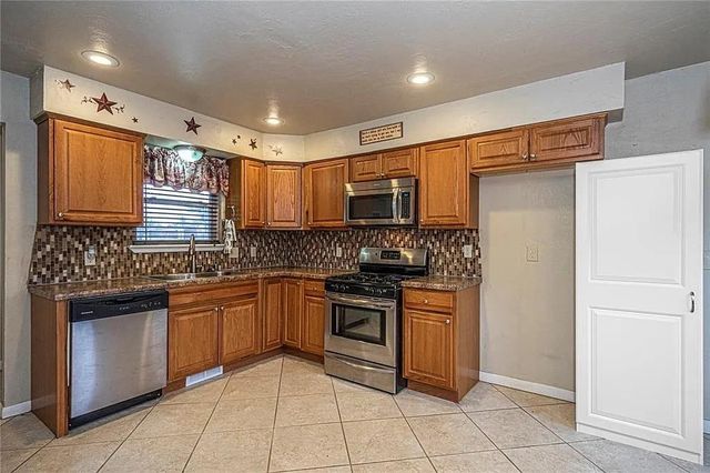 1425 NW 103rd Street, Oklahoma City, OK 73114