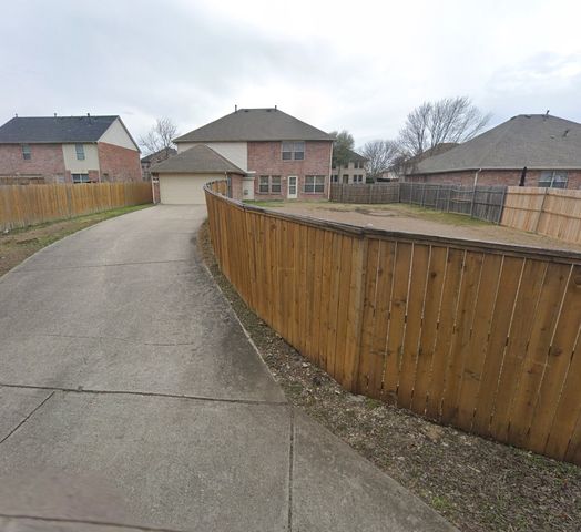 726 Cedarwood Drive, Cedar Hill, TX 75104