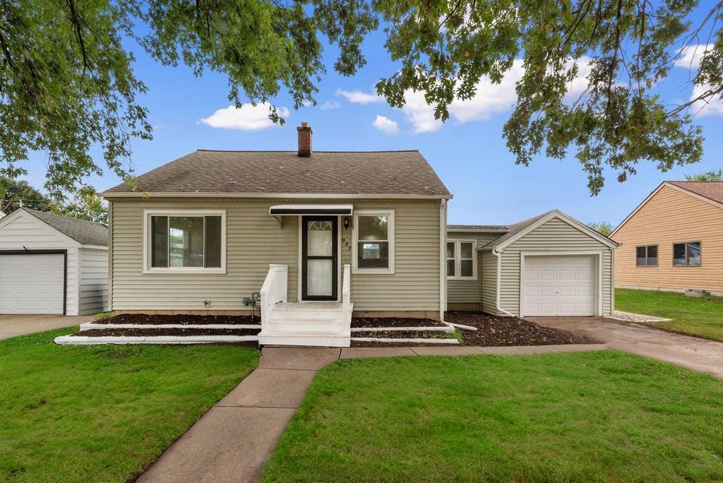 932 S 86th STREET, West Allis, WI 53214