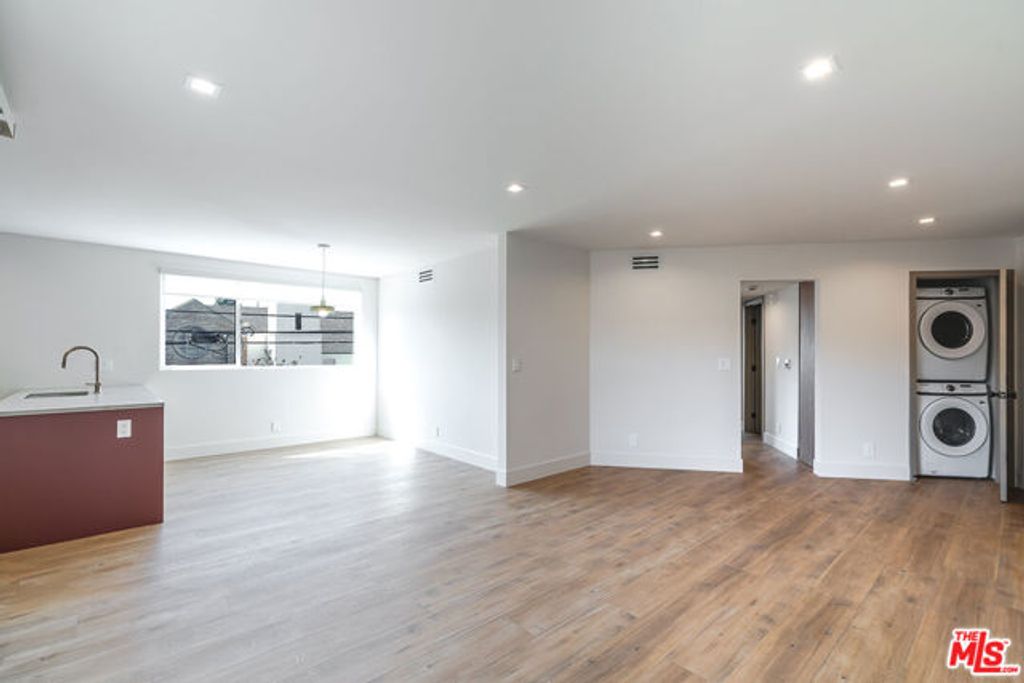 12425 Texas Avenue 22, Los Angeles, CA 90025