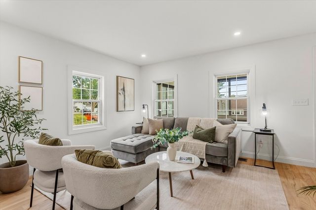 380 Salem St, Woburn, MA 01801